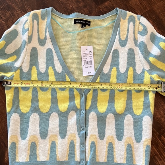 New w/tags Kendall & Kylie retro cardigan - Picture 4 of 8